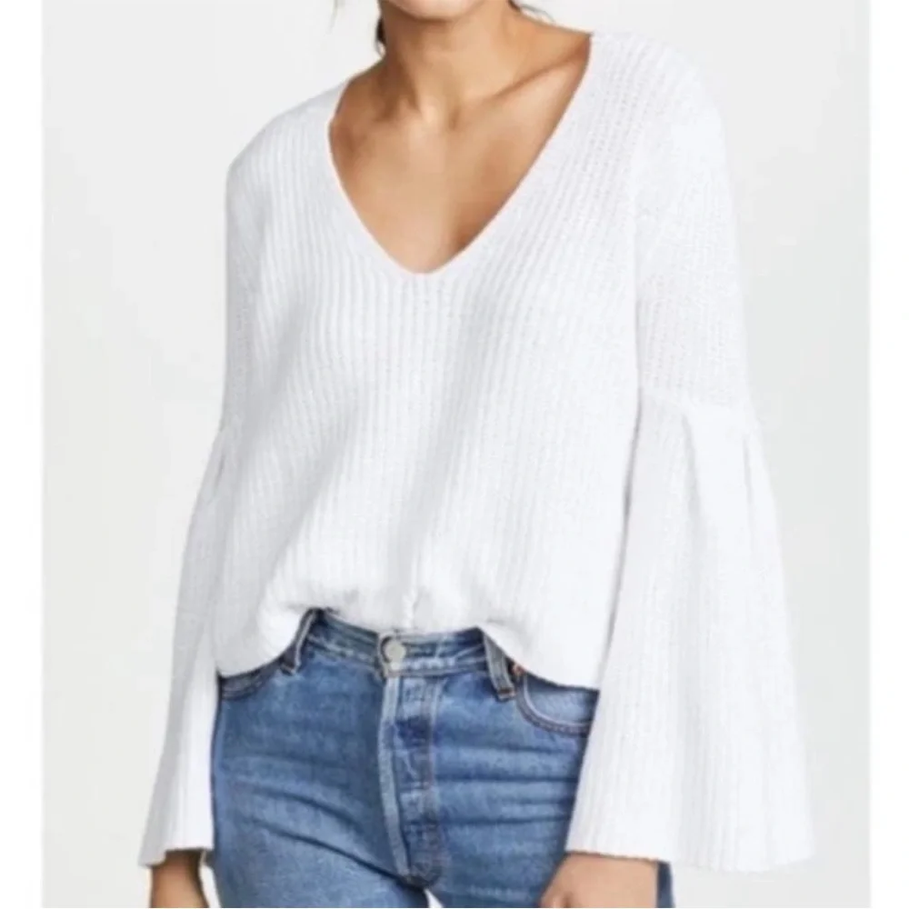 Free people Women’s Damsel White Bell Sleeve Knit Sweater Size Medium